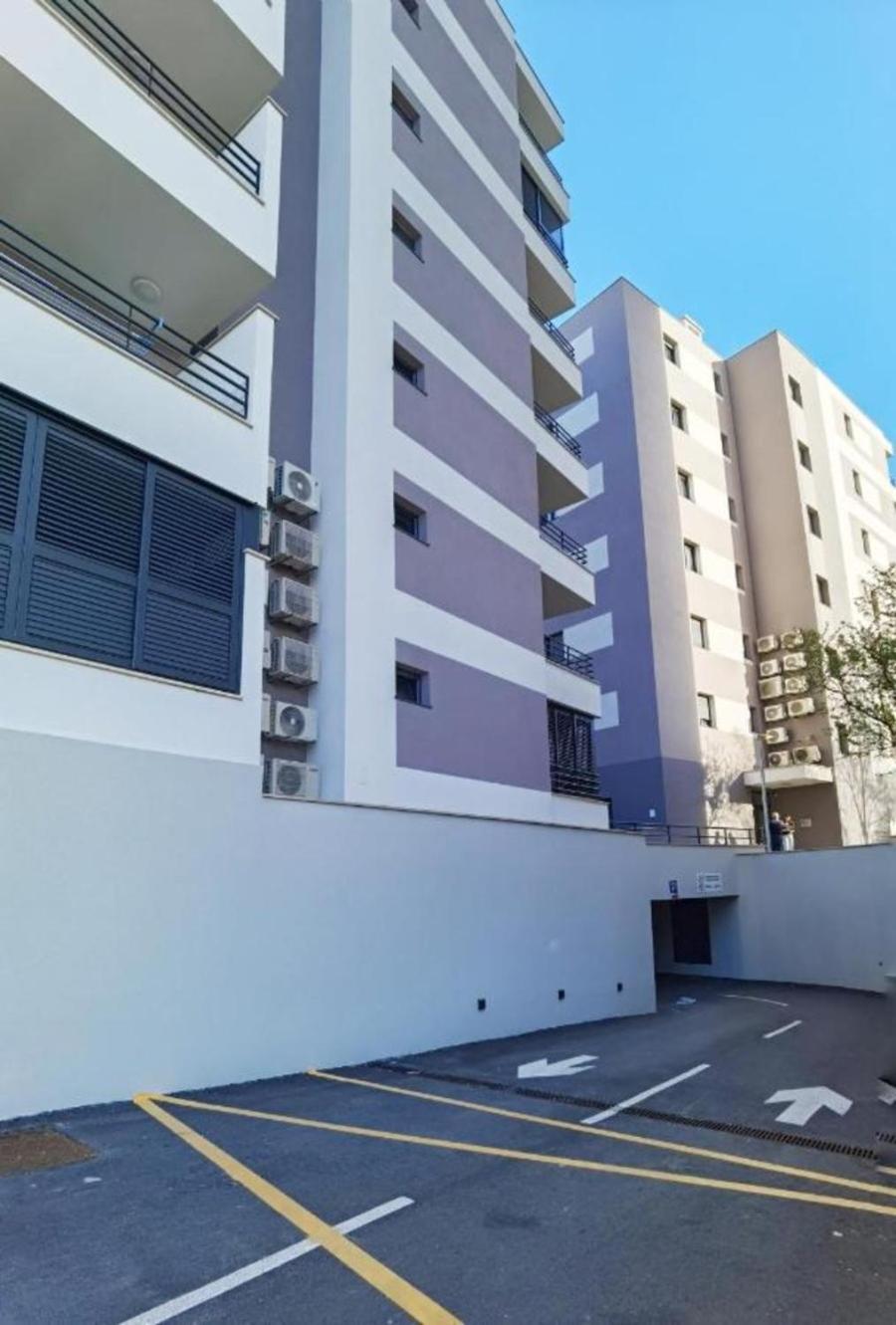 Апартаменты S'Akvarel 1 & 5 - Private Garage Сплит Экстерьер фото