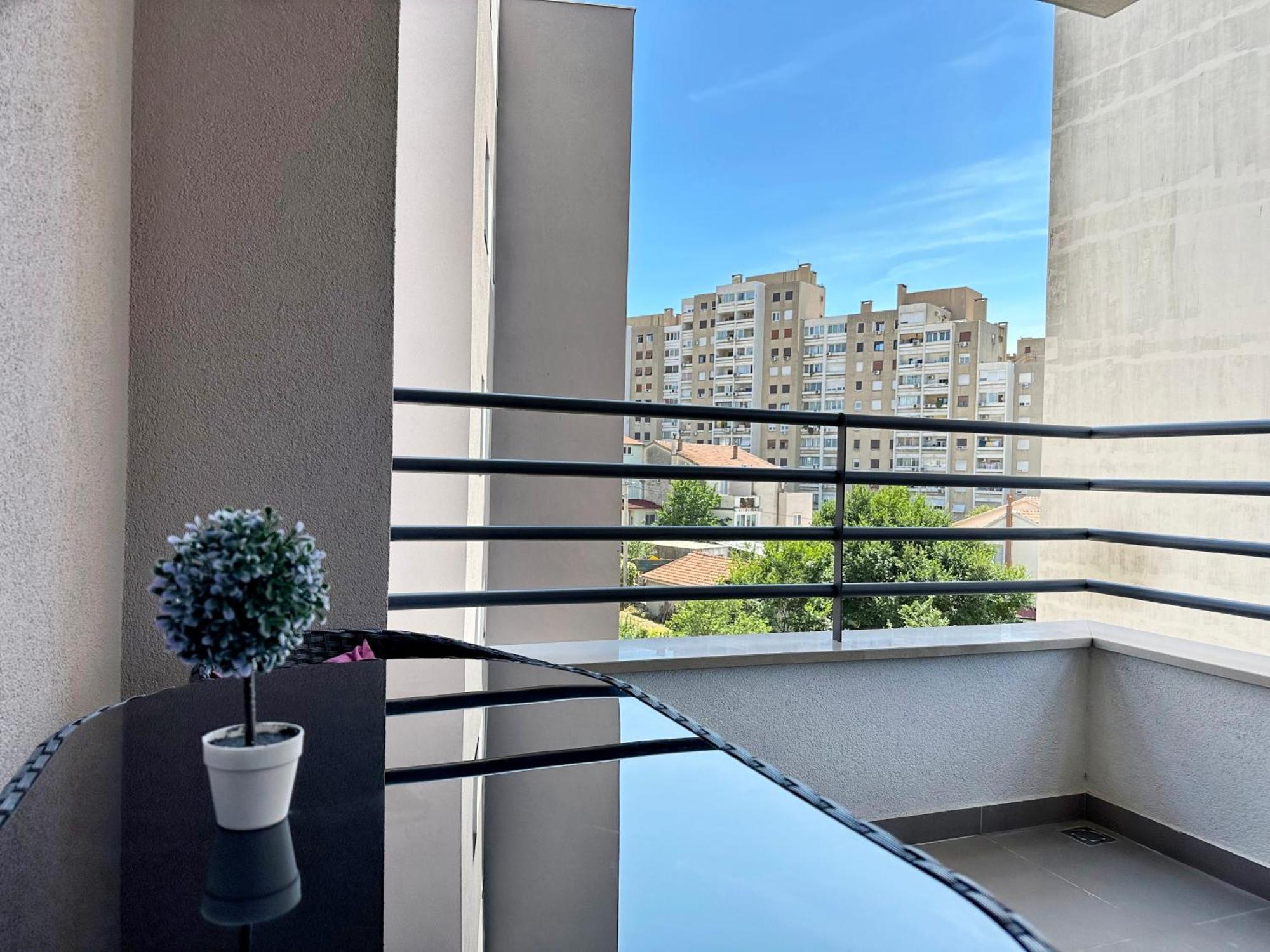 Апартаменты S'Akvarel 1 & 5 - Private Garage Сплит Экстерьер фото