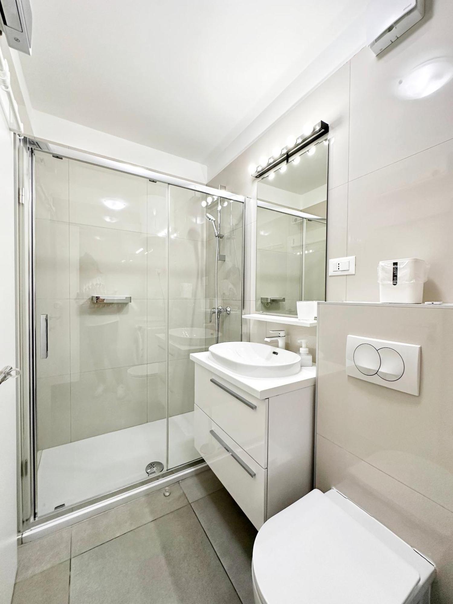 Апартаменты S'Akvarel 1 & 5 - Private Garage Сплит Экстерьер фото