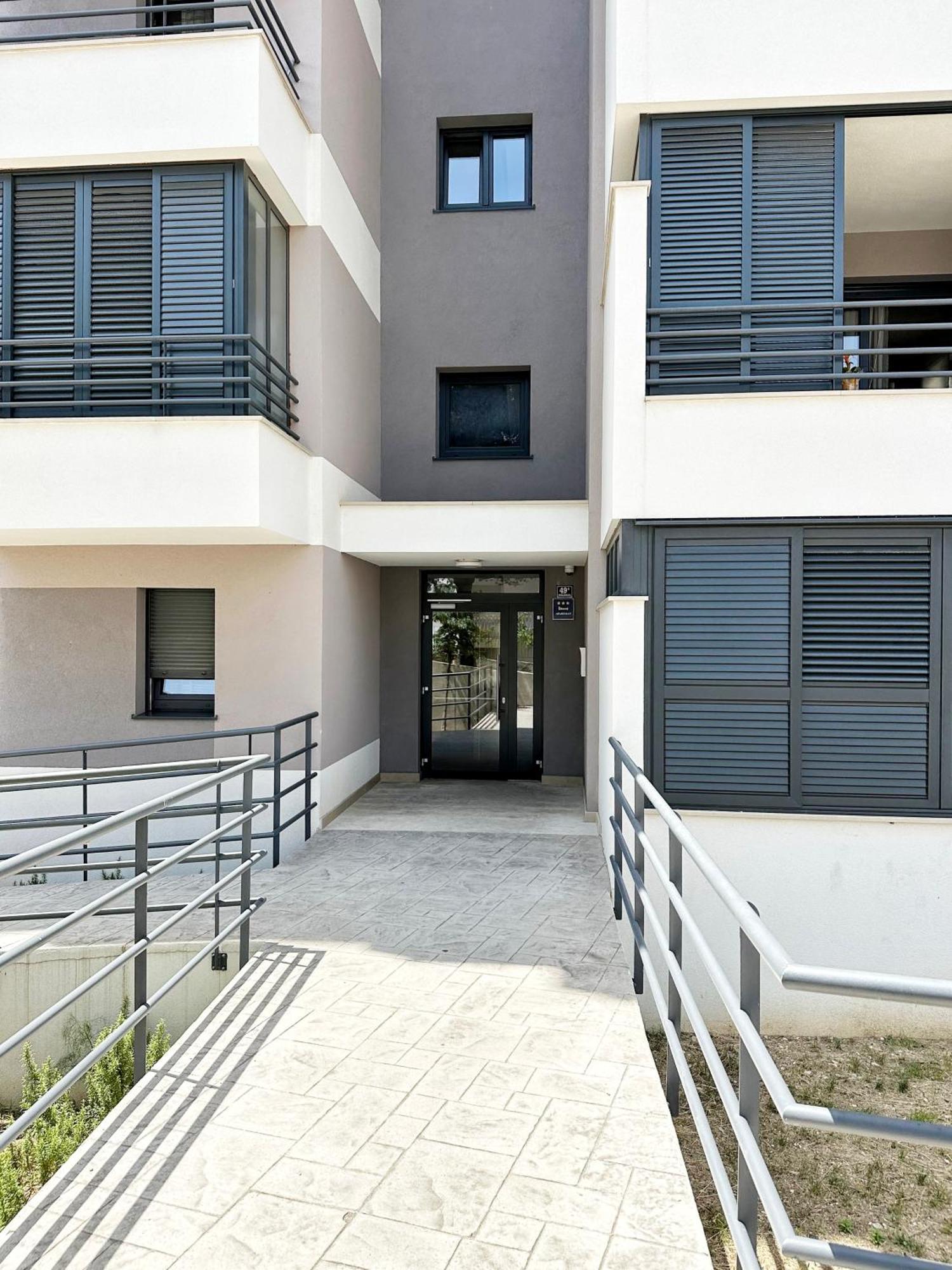 Апартаменты S'Akvarel 1 & 5 - Private Garage Сплит Экстерьер фото