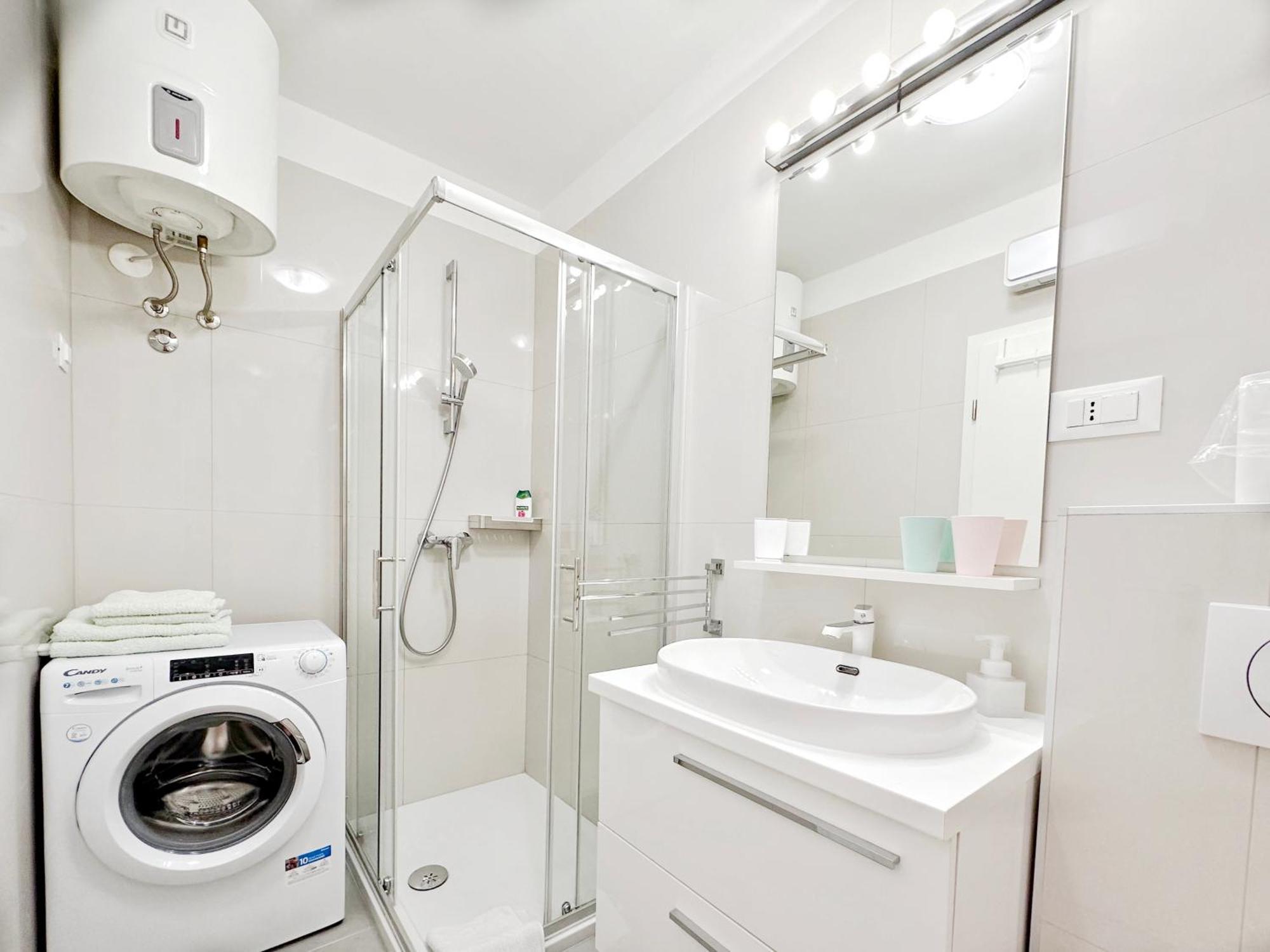 Апартаменты S'Akvarel 1 & 5 - Private Garage Сплит Экстерьер фото