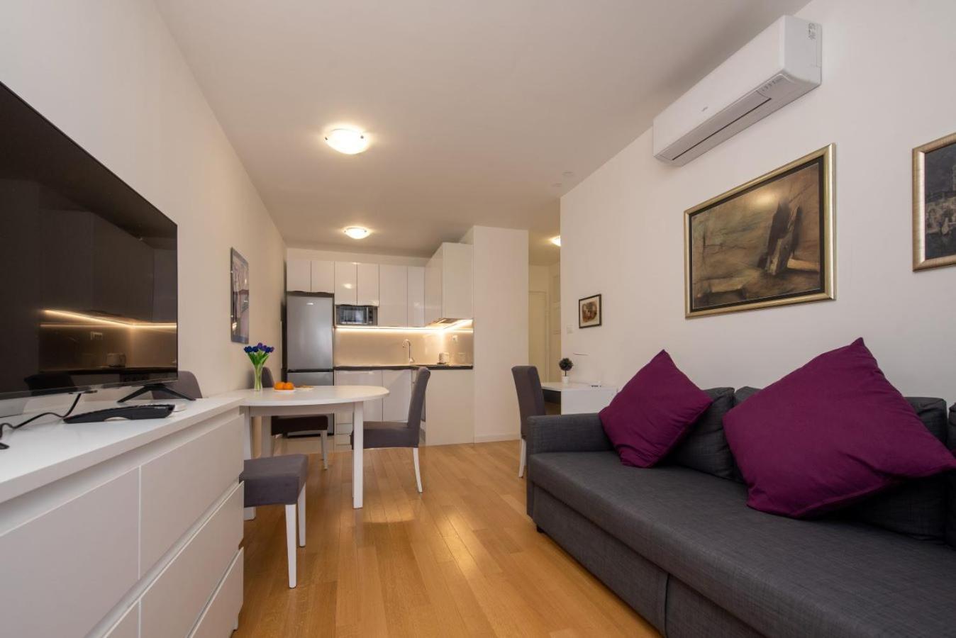 Апартаменты S'Akvarel 1 & 5 - Private Garage Сплит Экстерьер фото